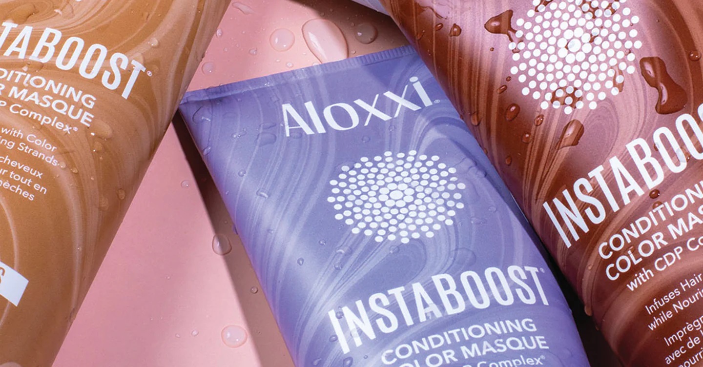 JAK SI UDRŽET BARVU VLASŮ V LÉTĚ MEZI NÁVŠTĚVAMI SALONU 